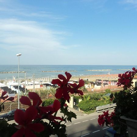 Hotel Ristorante Miramare Pesaro Esterno foto