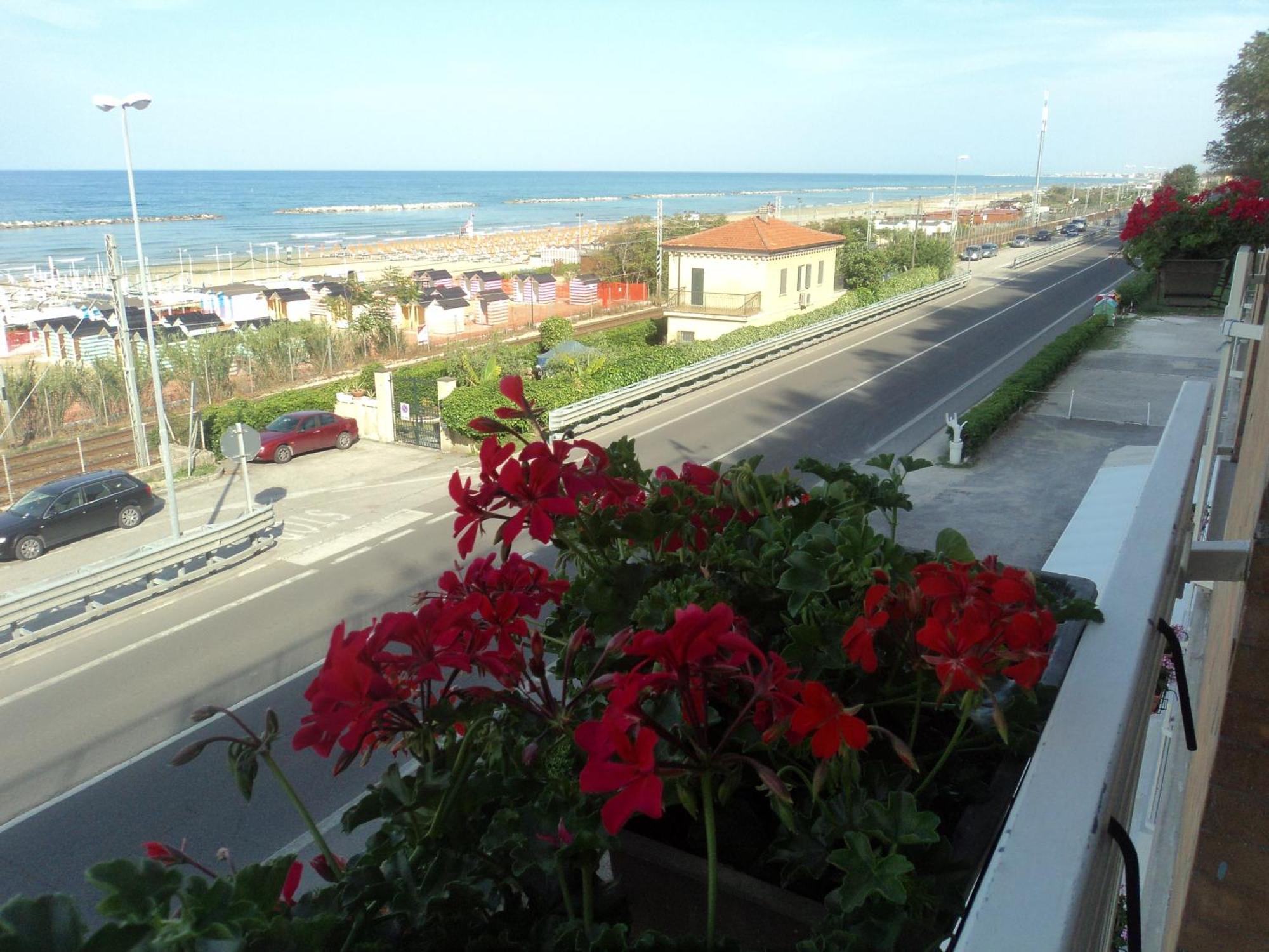 Hotel Ristorante Miramare Pesaro Esterno foto