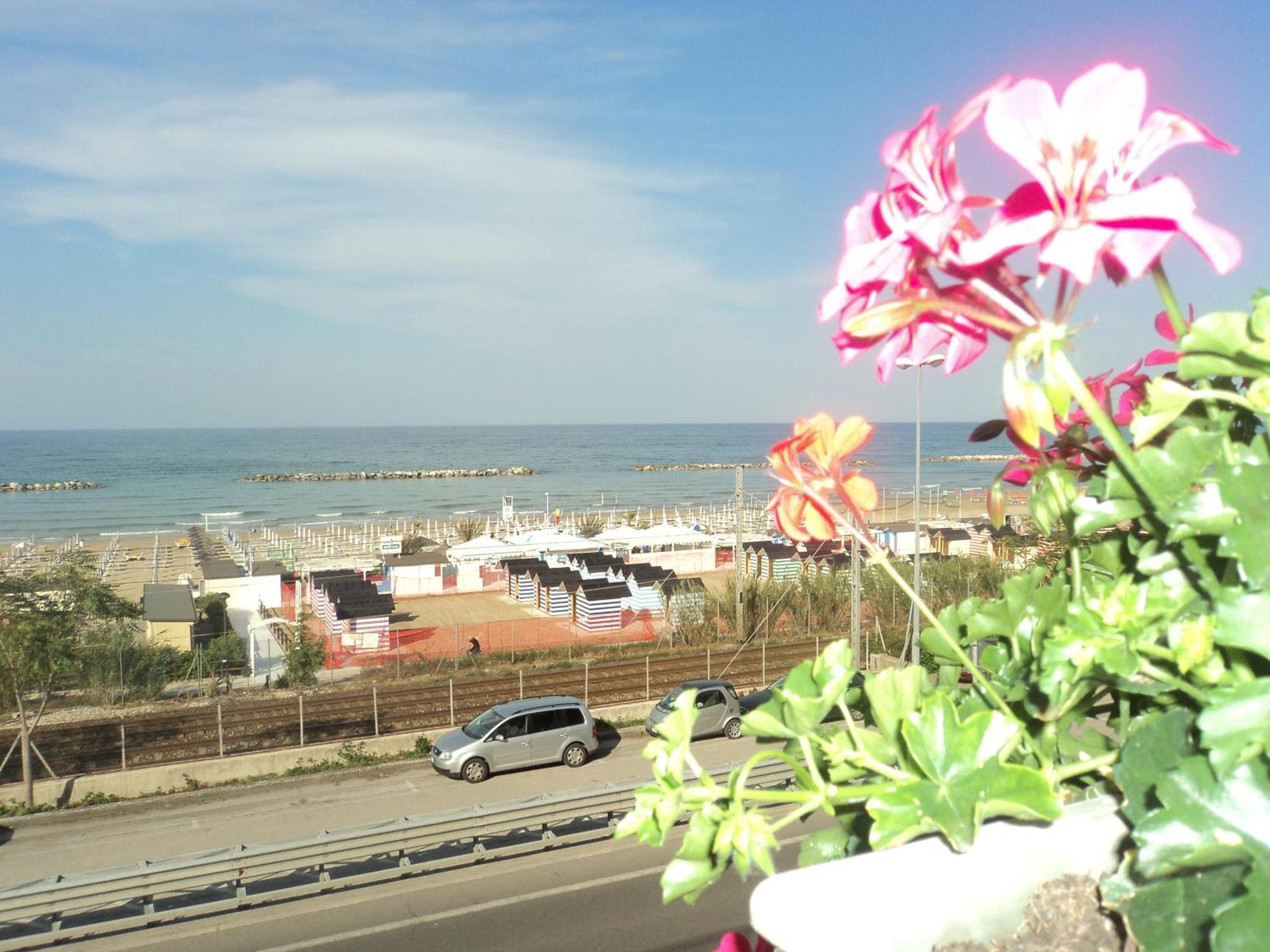 Hotel Ristorante Miramare Pesaro Esterno foto