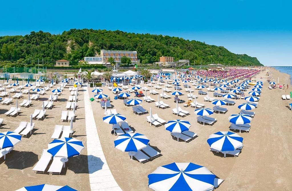 Hotel Ristorante Miramare Pesaro Esterno foto