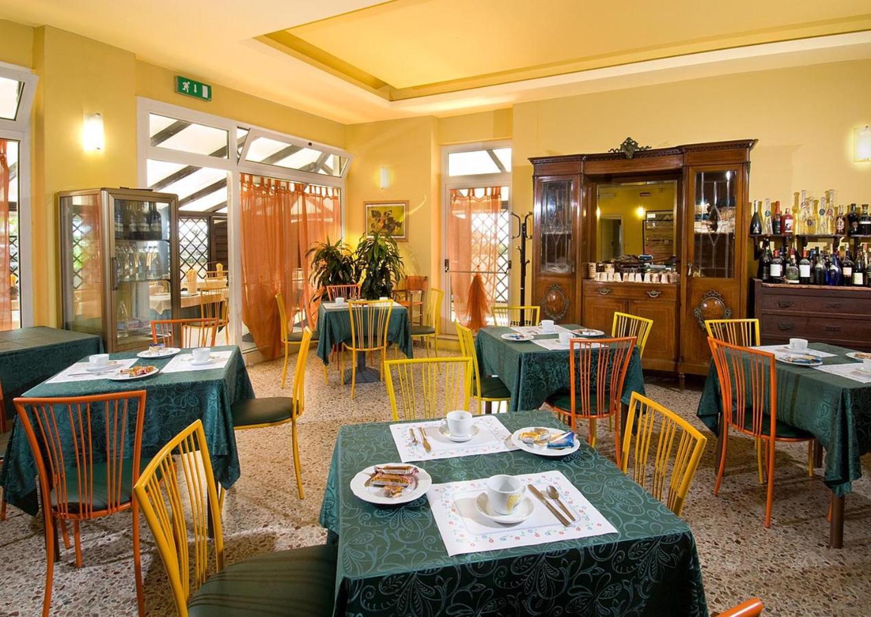 Hotel Ristorante Miramare Pesaro Esterno foto